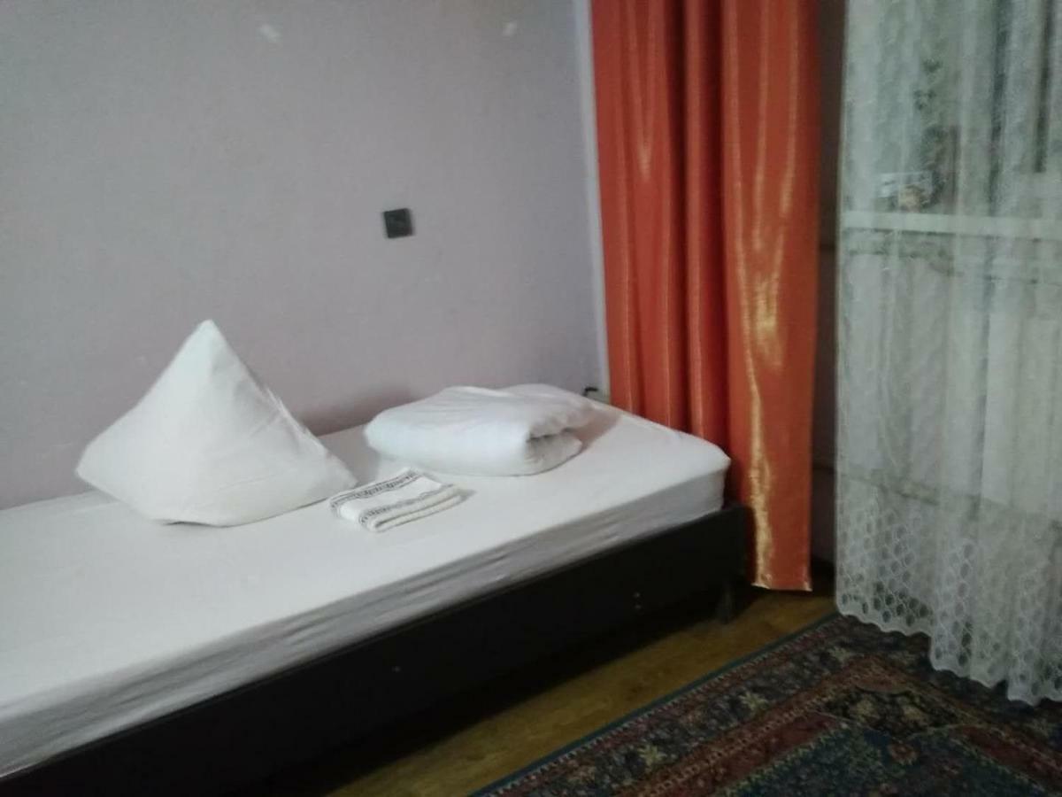 Saima Guest House Osh Exterior photo